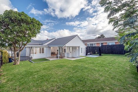 Photo of property in 36 Old Lake Road, Narrow Neck, Auckland, 0624