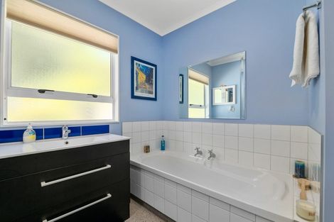 Photo of property in 20 Rimu Terrace, Waikawa, Picton, 7220