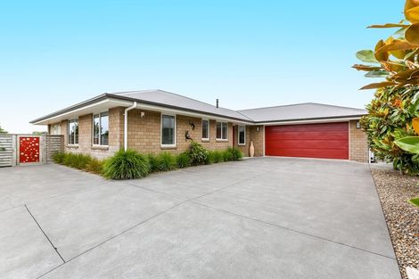 Photo of property in 86 Karamea Street, Whalers Gate, New Plymouth, 4310