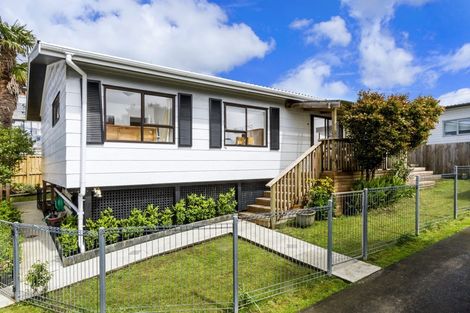 Photo of property in 2/7 Eskdale Road, Birkdale, Auckland, 0626