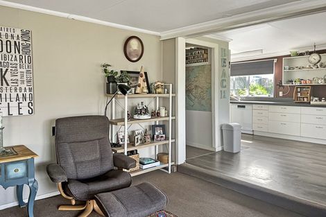 Photo of property in 13 Koputara Road, Himatangi Beach, Foxton, 4891