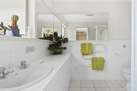 Photo of property in 368 Whangaparaoa Road, Stanmore Bay, Whangaparaoa, 0932