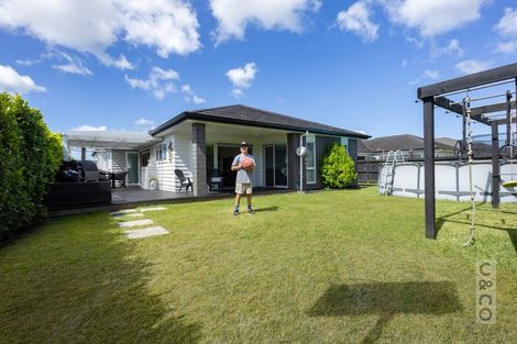 Photo of property in 77a Pohutukawa Parade, Riverhead, 0820