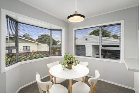 Photo of property in 66 Huatoki Street, Vogeltown, New Plymouth, 4310