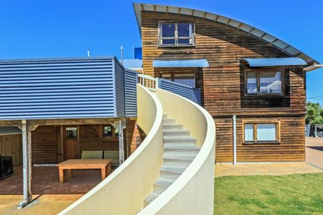 Photo of property in 68 Gillies Crescent, Waimarama, Havelock North, 4294