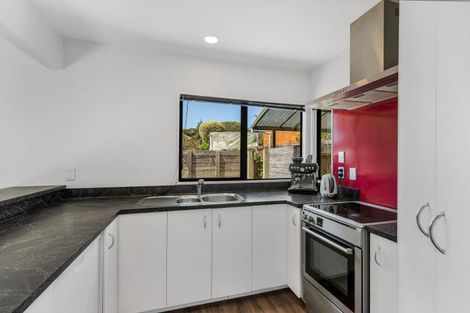 Photo of property in 1/8 Fuchsia Place, Birkdale, Auckland, 0626