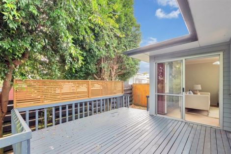 Photo of property in 11 South Pacific Place, Henderson, Auckland, 0612