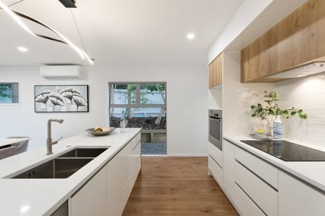 Photo of property in 8 Roy Maloney Drive, Henderson, Auckland, 0612