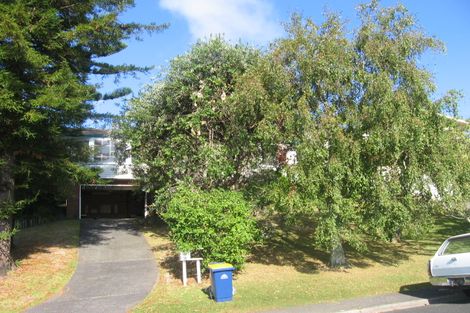 Photo of property in 17 Hatherlow Street, Glenfield, Auckland, 0629
