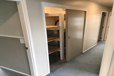 Photo of property in 92 Thurleigh Grove, Karori, Wellington, 6012