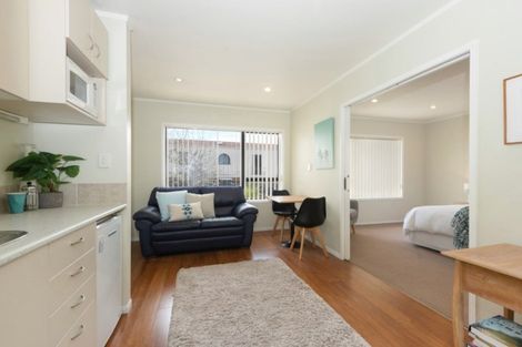 Photo of property in 6 Marine Lane, Mount Wellington, Auckland, 1060