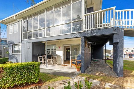 Photo of property in 1055 Papamoa Beach Road, Papamoa Beach, Papamoa, 3118