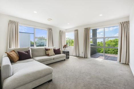 Photo of property in 6 Tuatini Place, Long Bay, Auckland, 0630