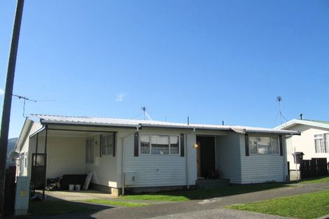 Photo of property in 18 Greenwich Grove, Stokes Valley, Lower Hutt, 5019