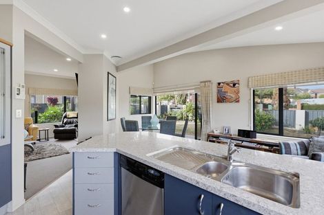 Photo of property in 110 Reynolds Road, Pukekohe, 2120