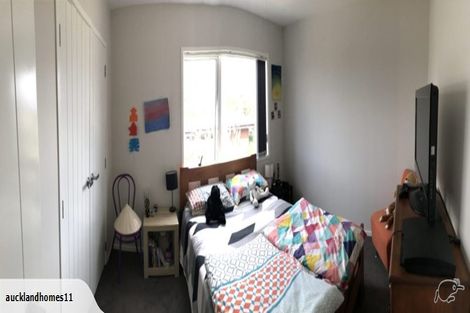 Photo of property in 4 Ruhanui Lane, Pakuranga Heights, Auckland, 2010