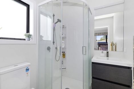 Photo of property in 21 Thornbury Lane, Timberlea, Upper Hutt, 5018