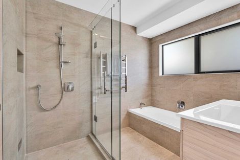 Photo of property in 17 Chatswood Grove, Fitzroy, New Plymouth, 4312