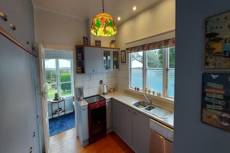 Photo of property in 11 Miranda Street, Stratford, 4332