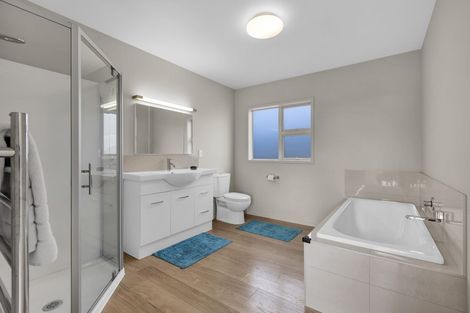 Photo of property in 32 Redwood Crescent, Hurdon, New Plymouth, 4310