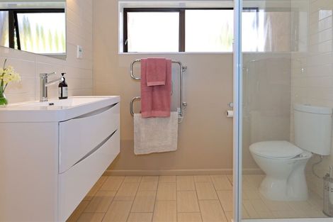 Photo of property in 13 Vintage Drive, Henderson, Auckland, 0612