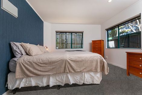 Photo of property in 112 Mountain Road, Henderson Valley, Auckland, 0612