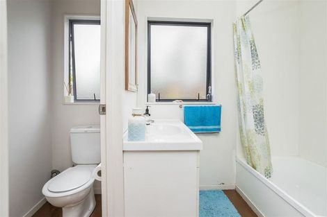 Photo of property in 30 Beechdale Crescent, Pakuranga Heights, Auckland, 2010