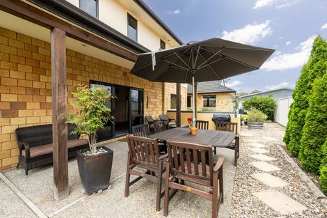 Photo of property in 2 Redwood Close, Havelock North, 4130