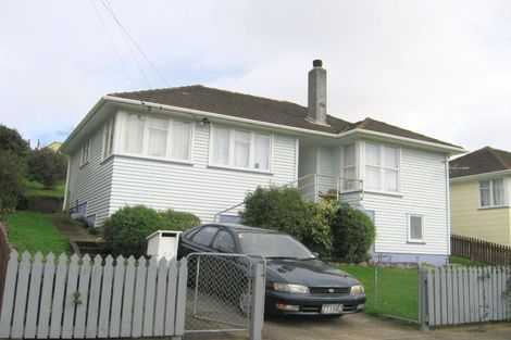 Photo of property in 53 Davidson Crescent, Tawa, Wellington, 5028
