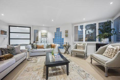 Photo of property in 2/39 Eastcliffe Road, Castor Bay, Auckland, 0620