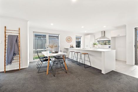 Photo of property in 18 Tabraham Crescent, Pyes Pa, Tauranga, 3112