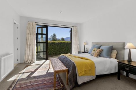 Photo of property in 251 Beacon Point Road, Wanaka, 9305