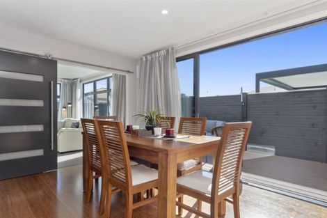 Photo of property in 15 Makura Drive, Papamoa Beach, Papamoa, 3118