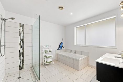 Photo of property in 136 Pinchgut Road, Kaukapakapa, 0873