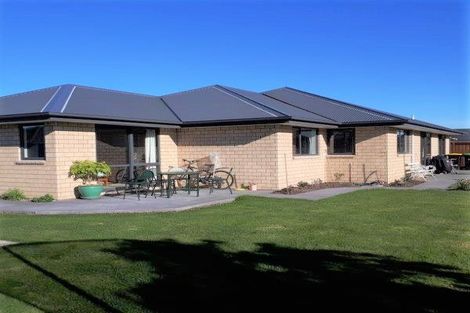 Photo of property in 8 Wattle Lane, Rangiora, 7400