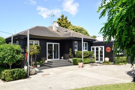 Photo of property in 27 Alfred Street, Fairfield, Hamilton, 3214