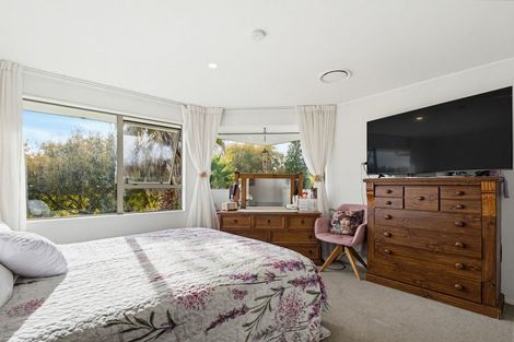 Photo of property in 2257 South Head Road, South Head, Helensville, 0874