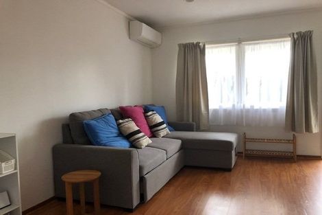 Photo of property in 2/21 Cresta Avenue, Beach Haven, Auckland, 0626