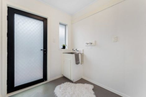 Photo of property in 3/51 Fruitvale Road, New Lynn, Auckland, 0600