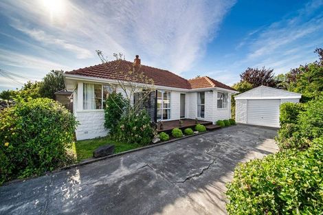 Photo of property in 64 Farquhars Road, Redwood, Christchurch, 8051
