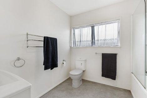 Photo of property in 399b Roscommon Road, Clendon Park, Auckland, 2103