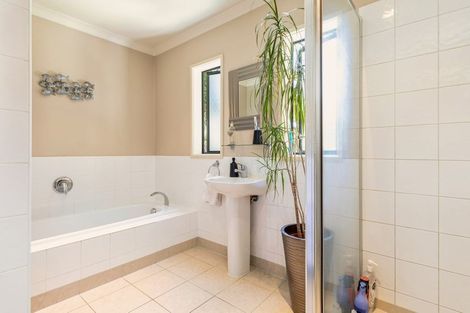 Photo of property in 25 Moore Street, Hillcrest, Auckland, 0627
