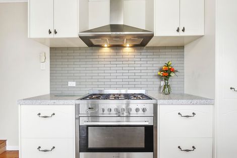 Photo of property in 13 Pendlebury Street, Green Bay, Auckland, 0604