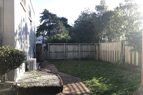 Photo of property in 4/172 Beach Haven Road, Beach Haven, Auckland, 0626