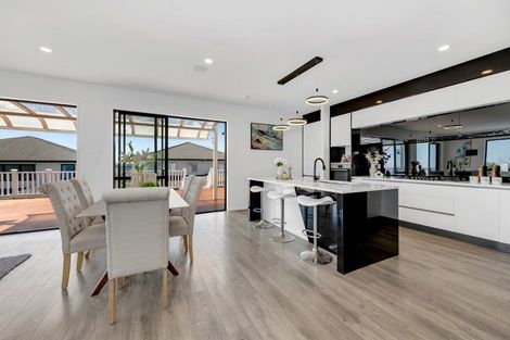 Photo of property in 10 Ripa Street, Flat Bush, Auckland, 2019