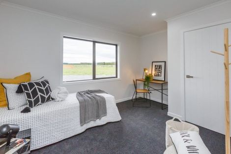Photo of property in 175 Spur Road West, Colyton, Feilding, 4775