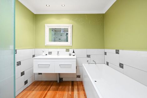 Photo of property in 44 Beerescourt Road, Beerescourt, Hamilton, 3200