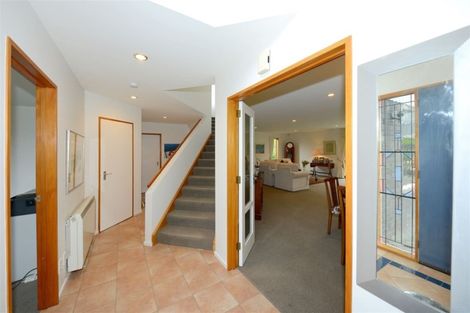 Photo of property in 16 Huntingdon Place, Avonhead, Christchurch, 8042