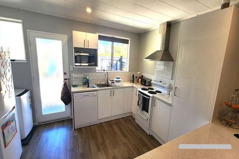 Photo of property in 80c Airlie Road, Plimmerton, Porirua, 5026