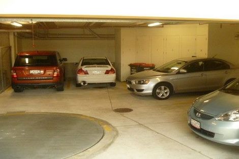 Photo of property in 11/80 Salamanca Road, Kelburn, Wellington, 6012